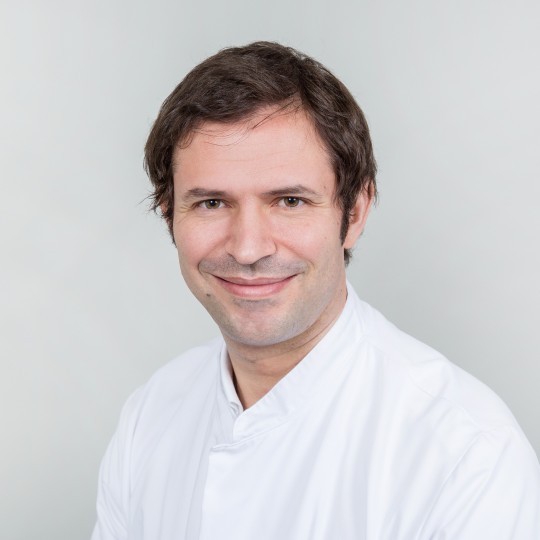 Oberarzt, Schwerpunkt: Neurologische Frührehabilitation & Beatmungsmedizin Javier López Prieto